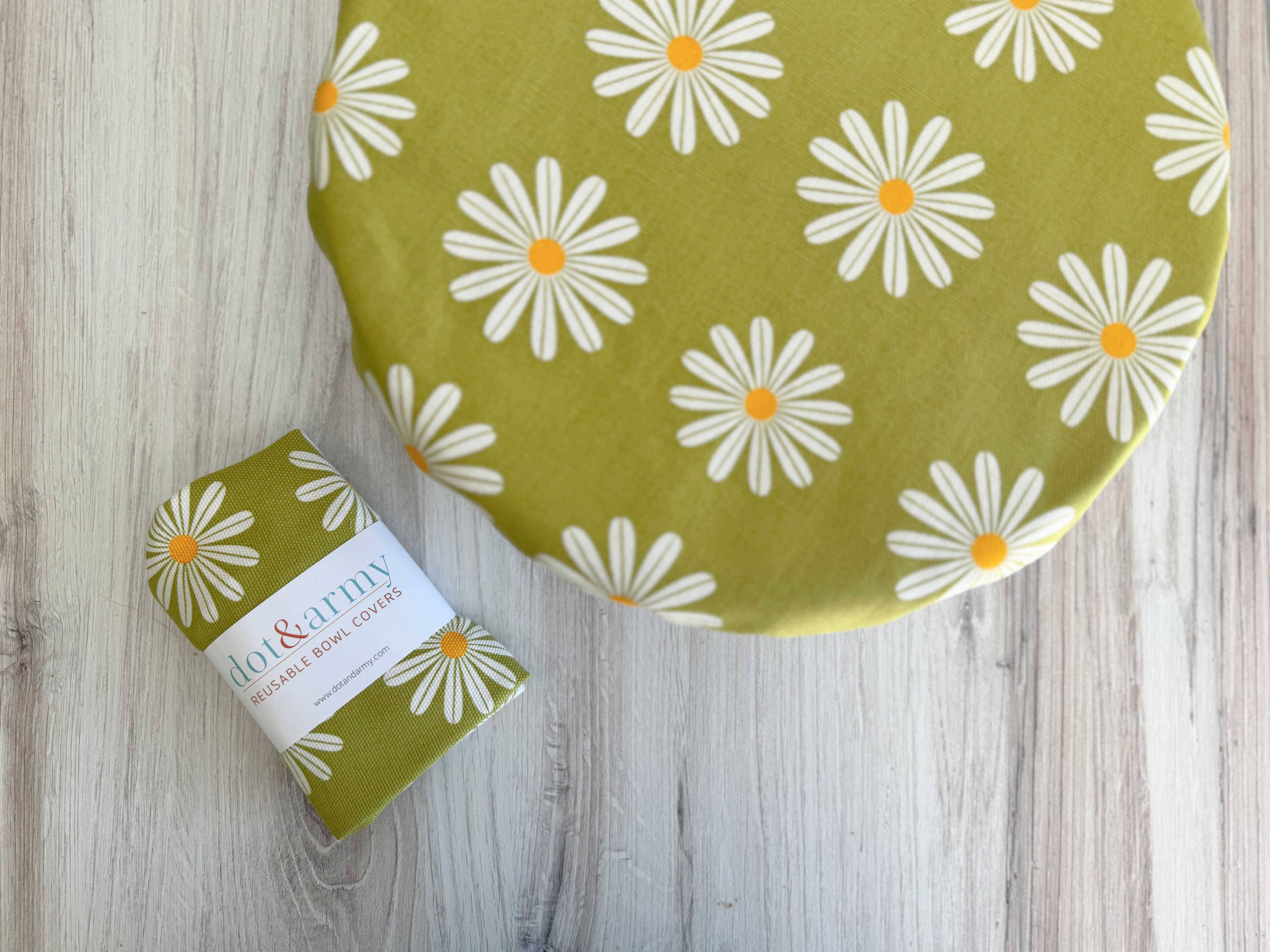 Reusable Bowl Cover in daisy floral pattern