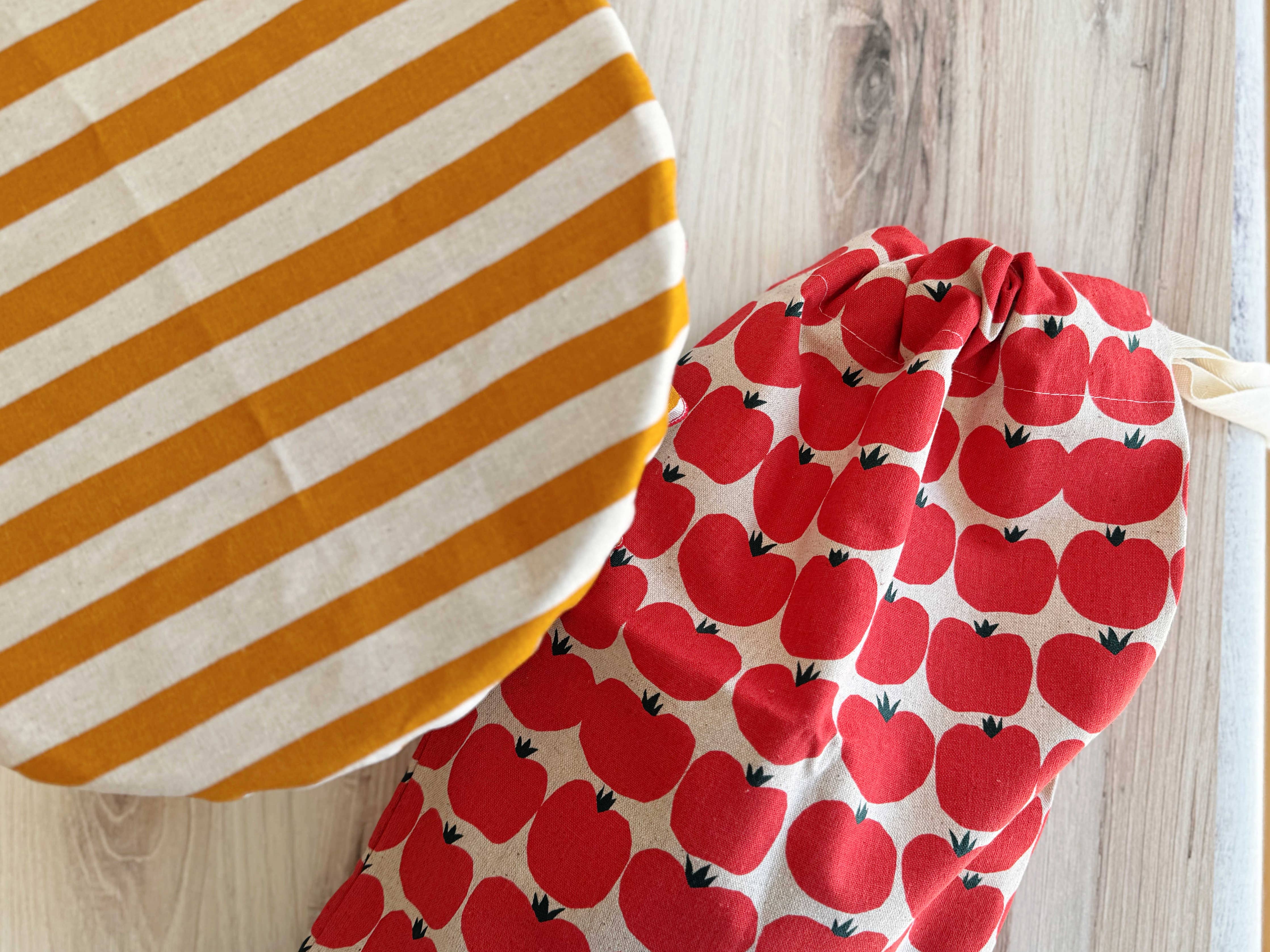 Tomato and Honey Bread Makers Set- bread bag and bowl cover