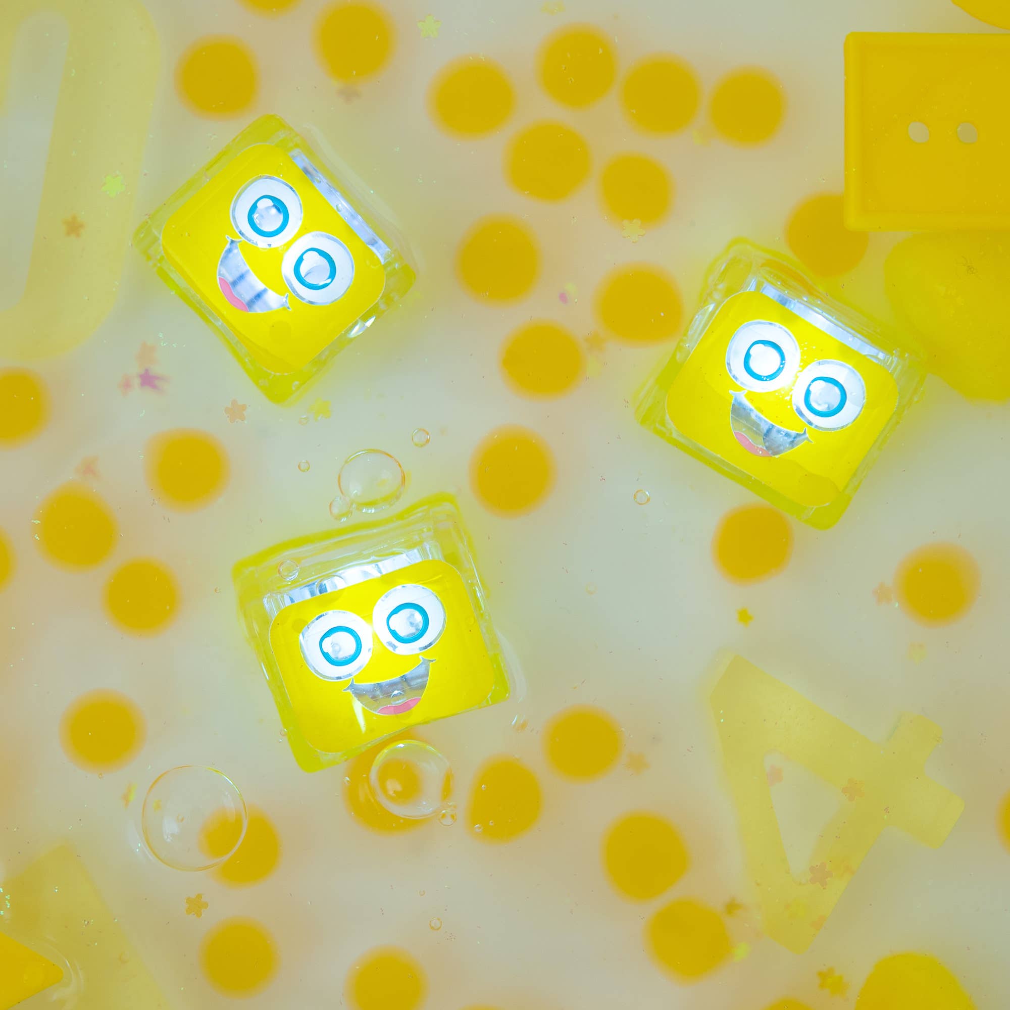 Glo Pals Alex Light-Up Cubes with character figure