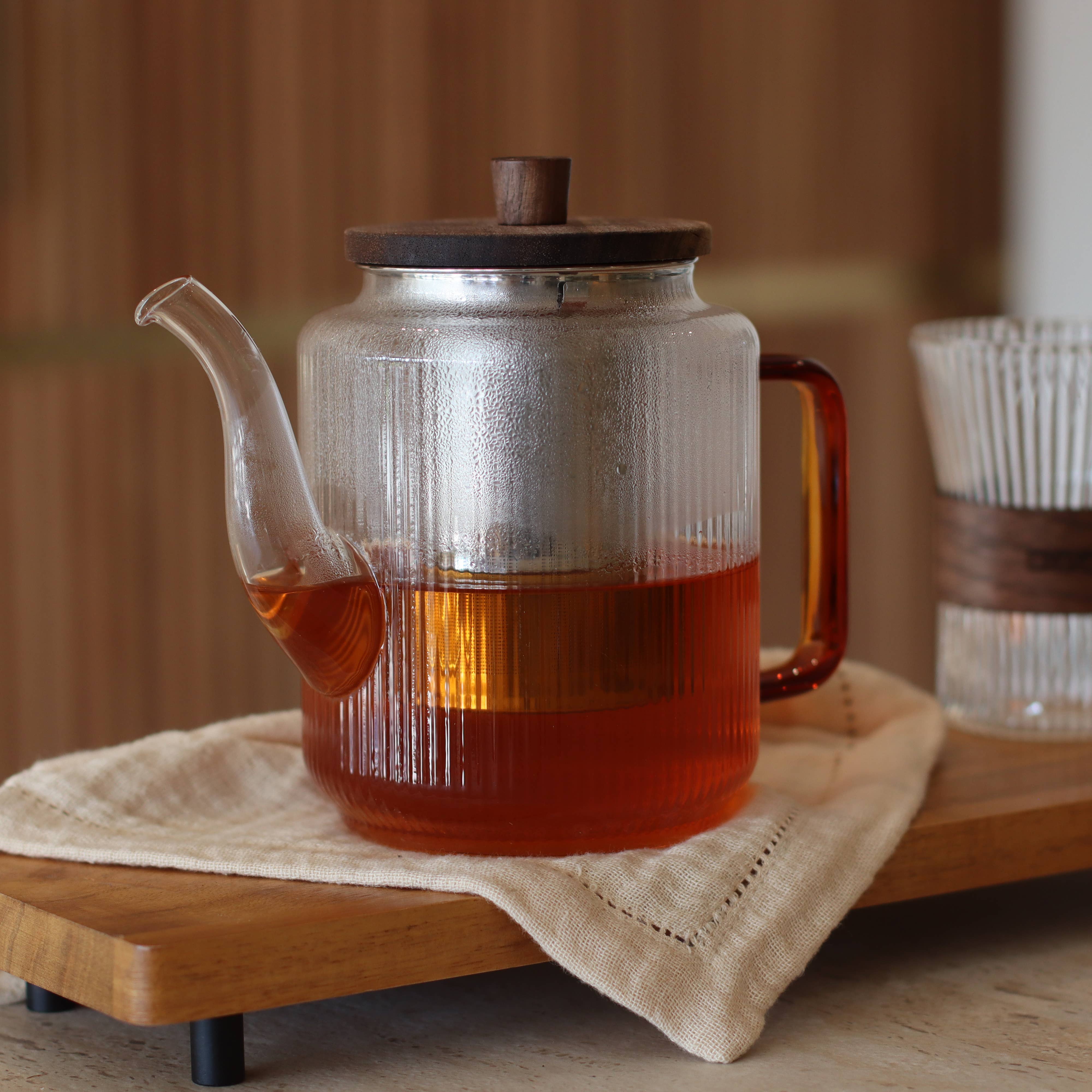 Karl 1.2L teapot in borosilicate glass with infuser