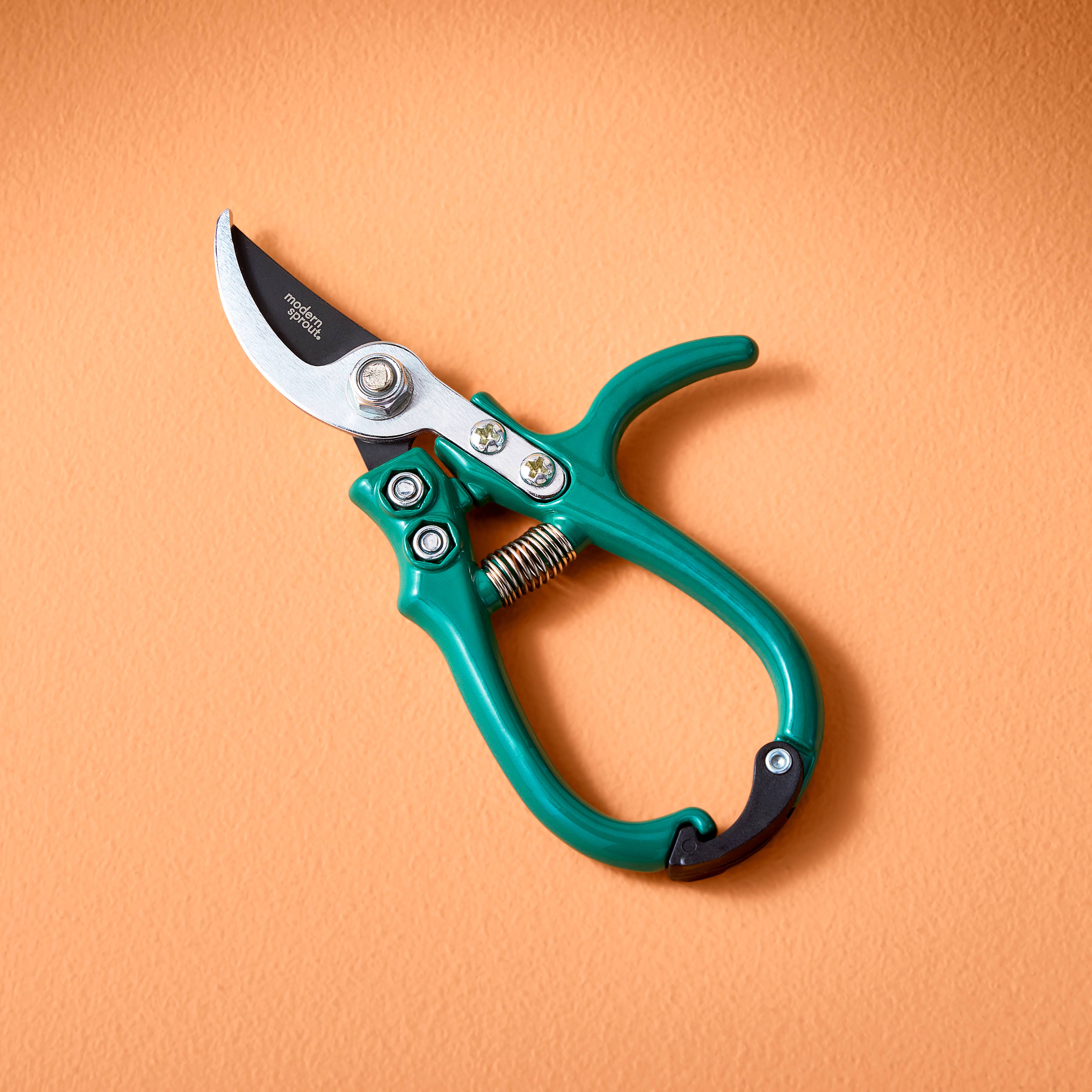 Garden pruners with comfortable grip in bright color