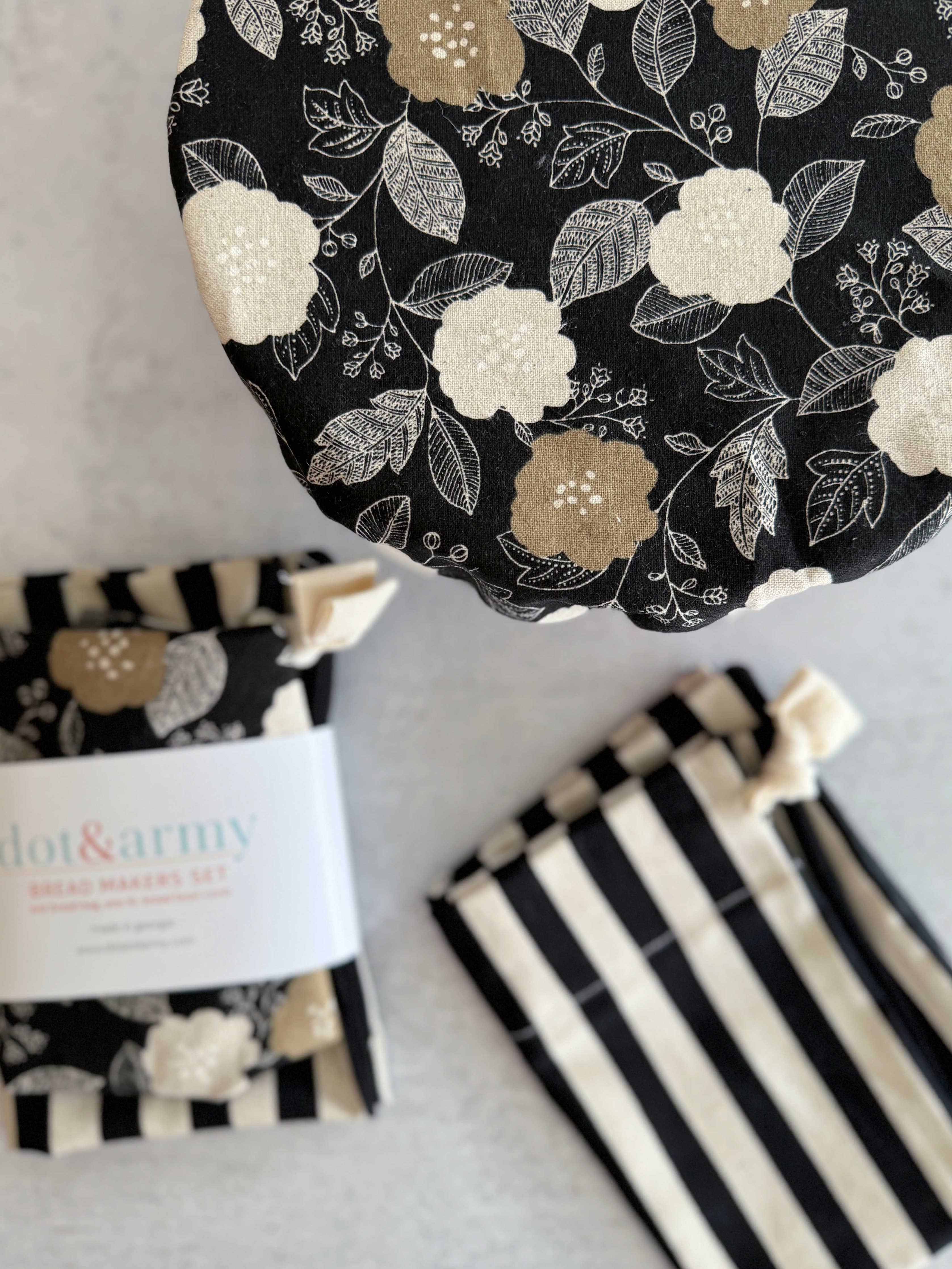 Black Floral and Stripe Bread Makers Set with bread bag