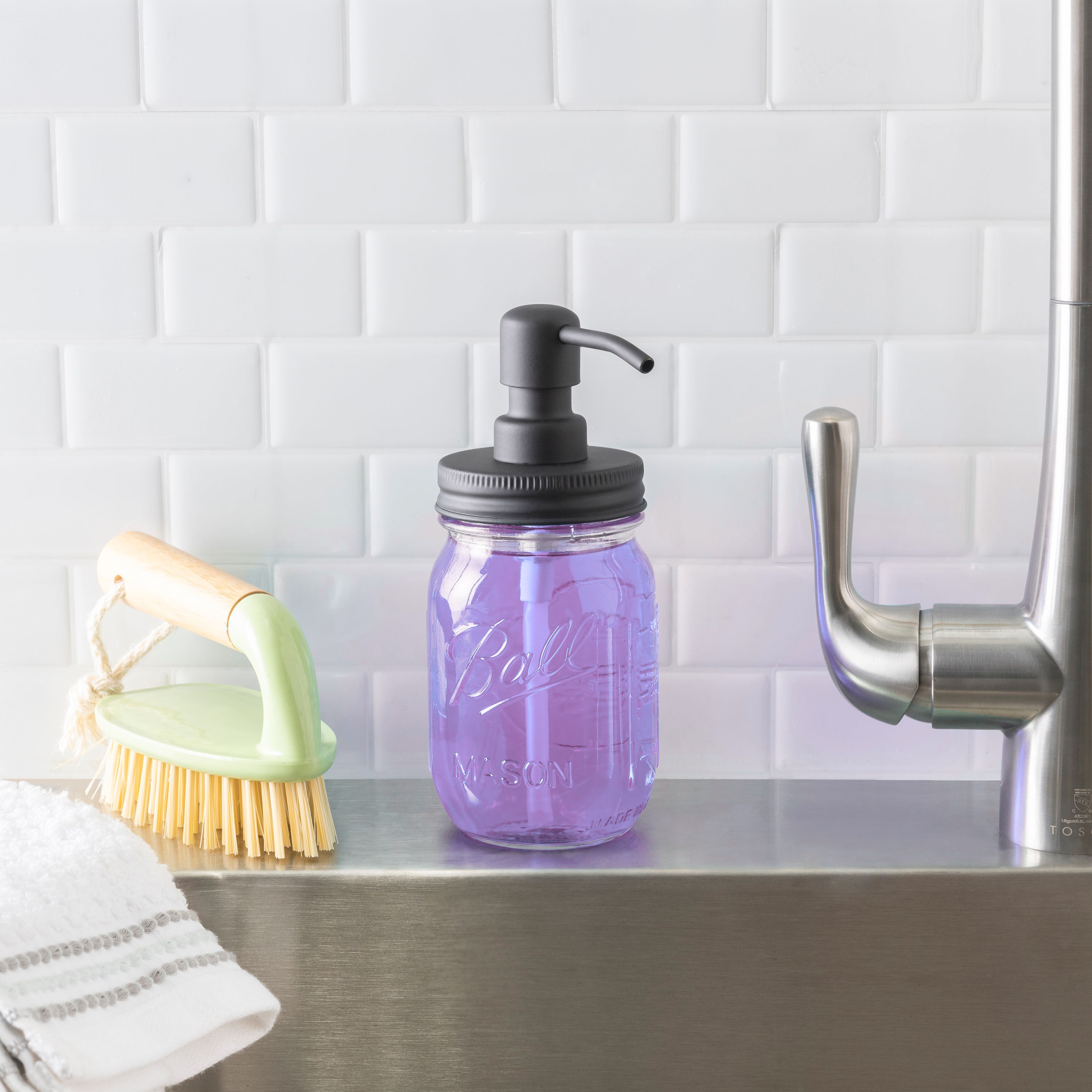 Jarmazing mason jar soap dispenser with 16oz Ball jar top view