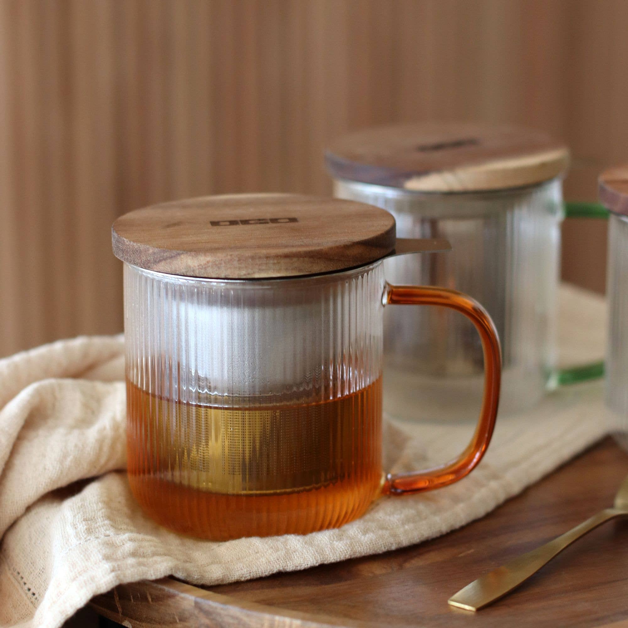 Karl 300ml borosilicate glass tea pot with amber handle