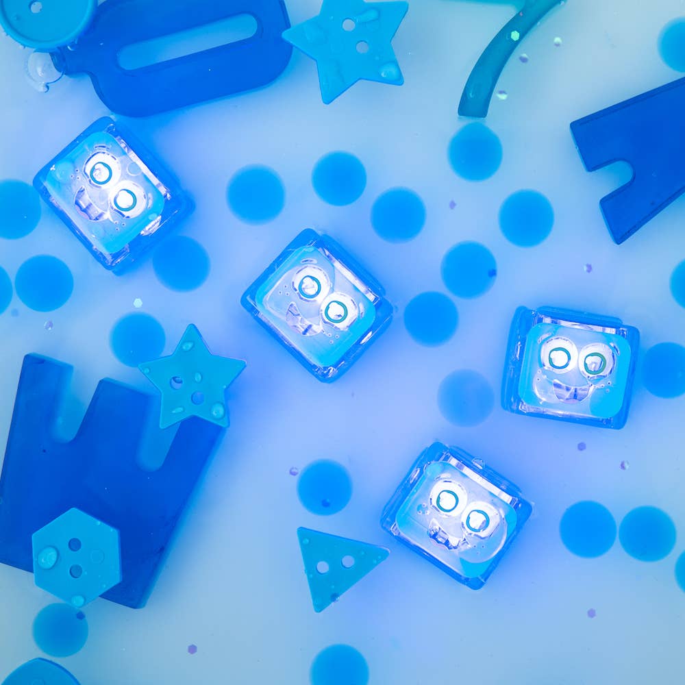 Glo Pals Blair Light-Up Cubes with character figure