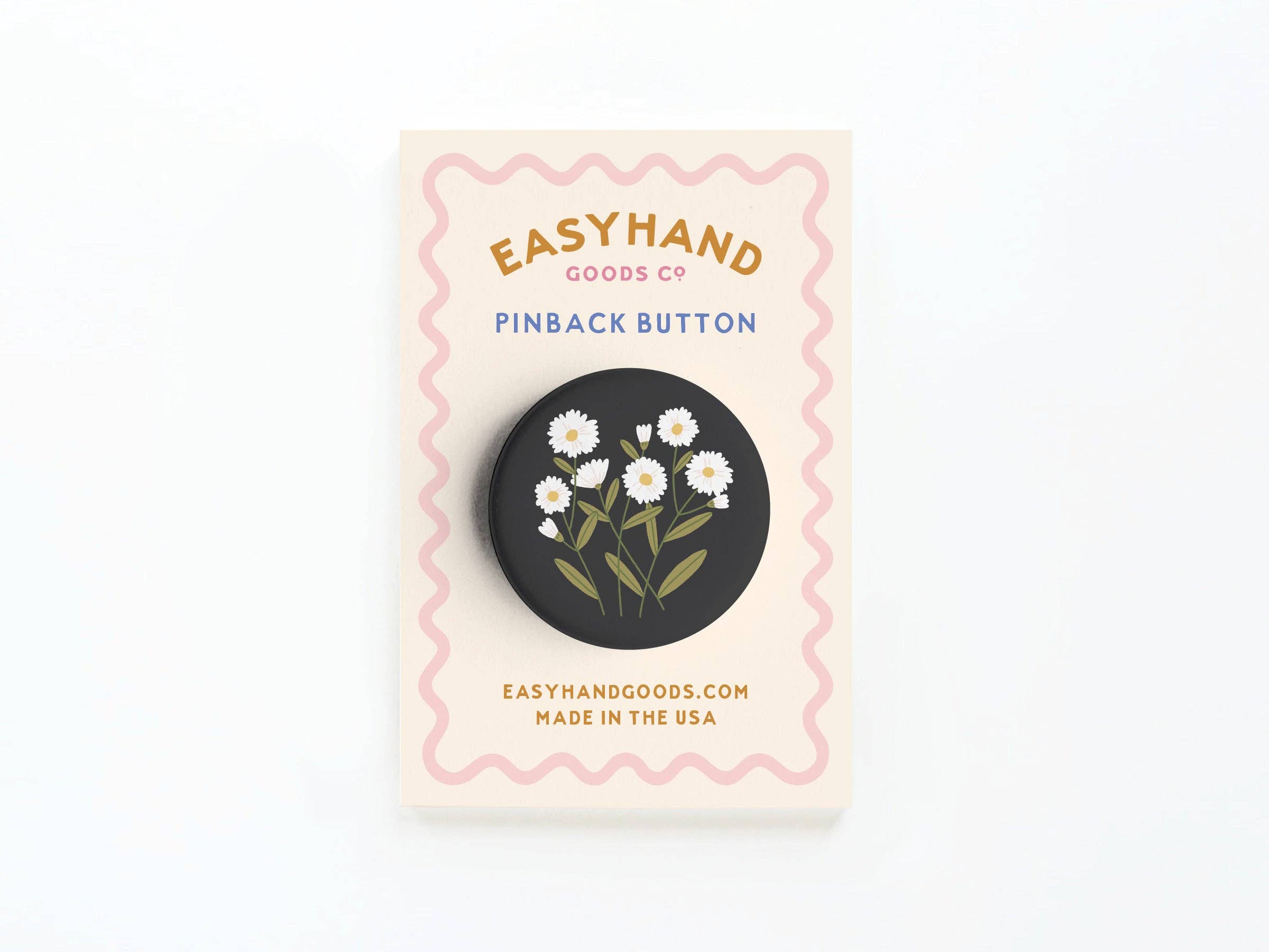 Daisies button with floral daisy design