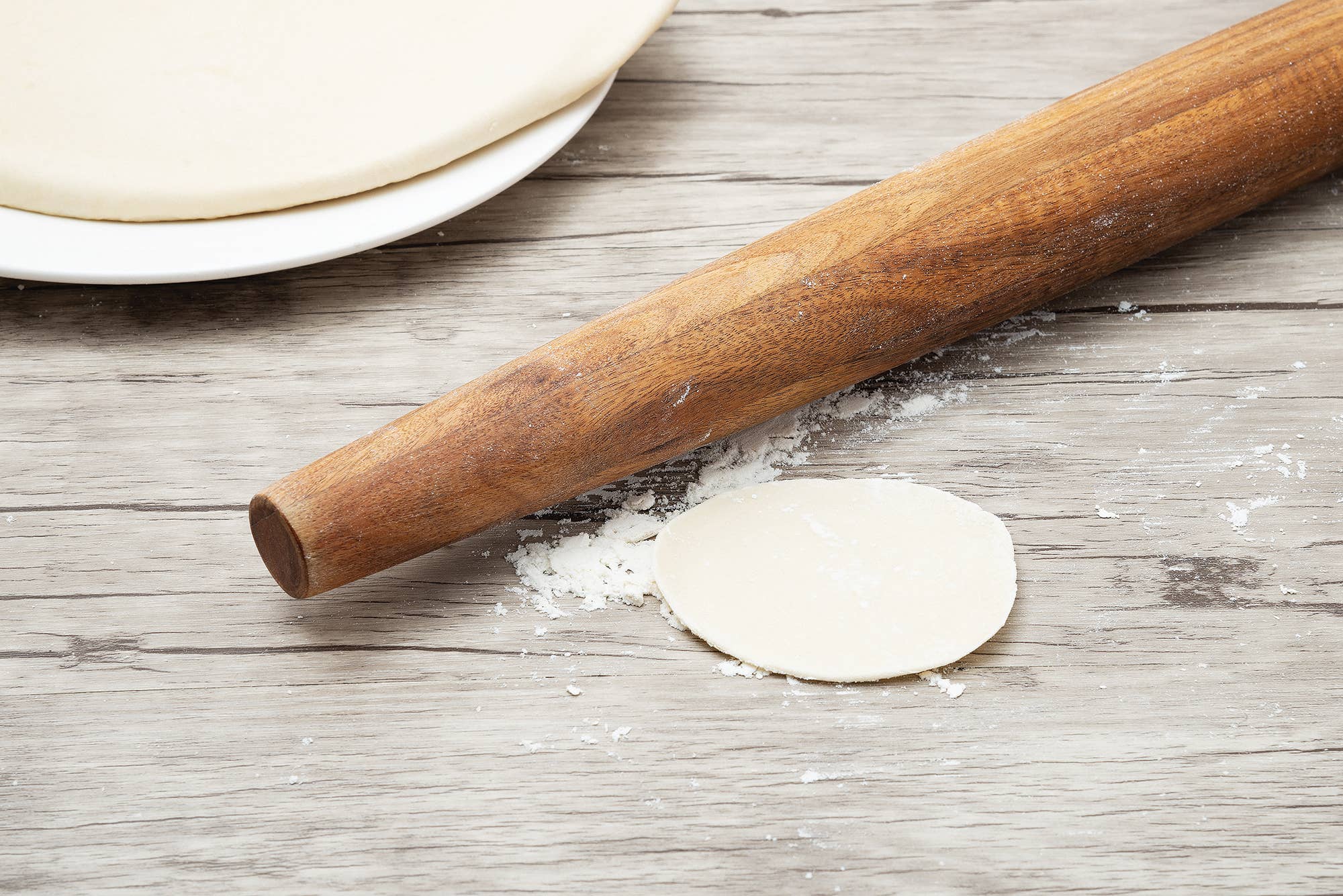 Ironwood 20-inch acacia French rolling pin detail