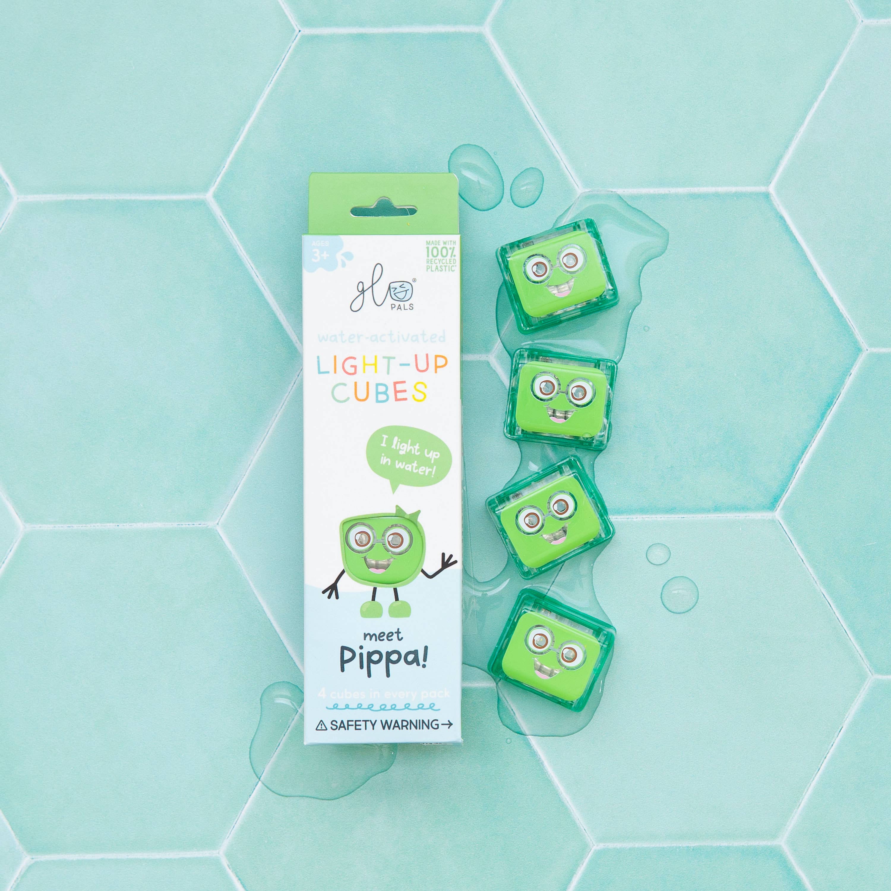 Glo Pals Pippa Light-Up Cubes in bath play