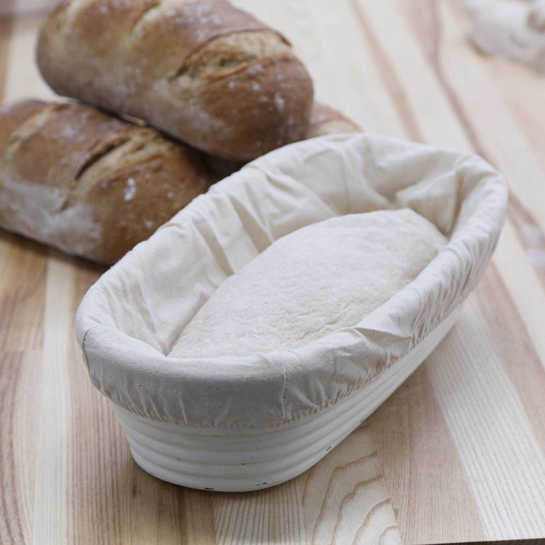 Oblong proofing basket with cloth liner