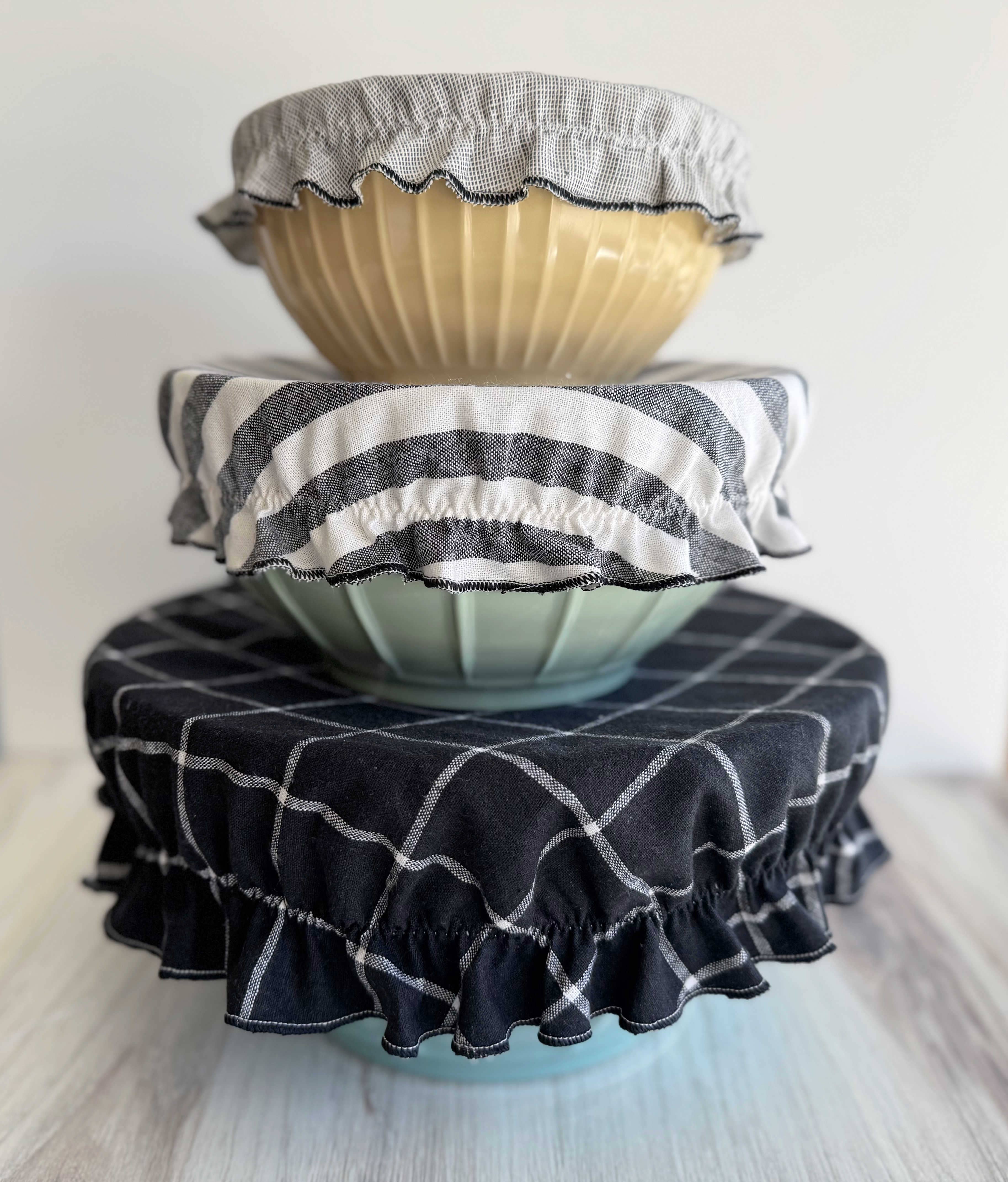 Modern Farmhouse Noir reusable bowl covers set of three