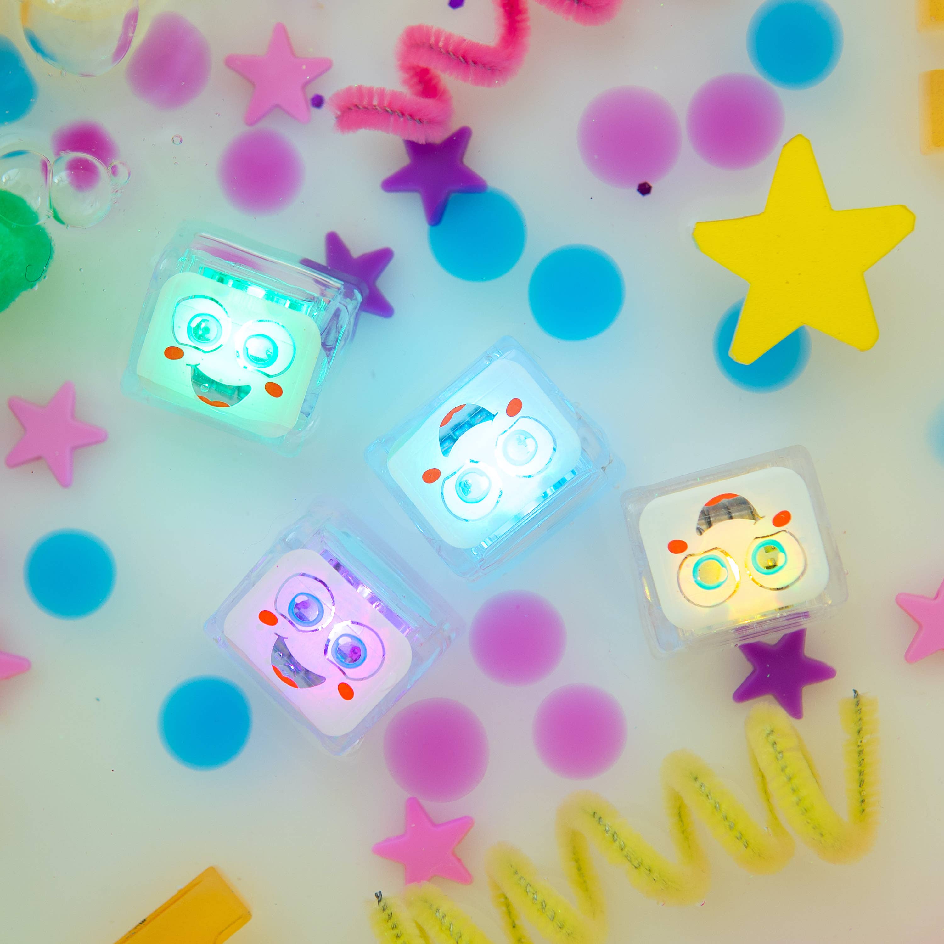 Glo Pals Party Pal Light-Up Cubes color detail