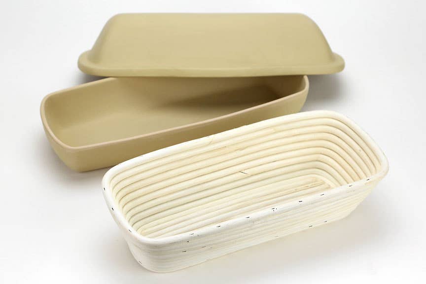 Oblong proofing basket with liner inside detail