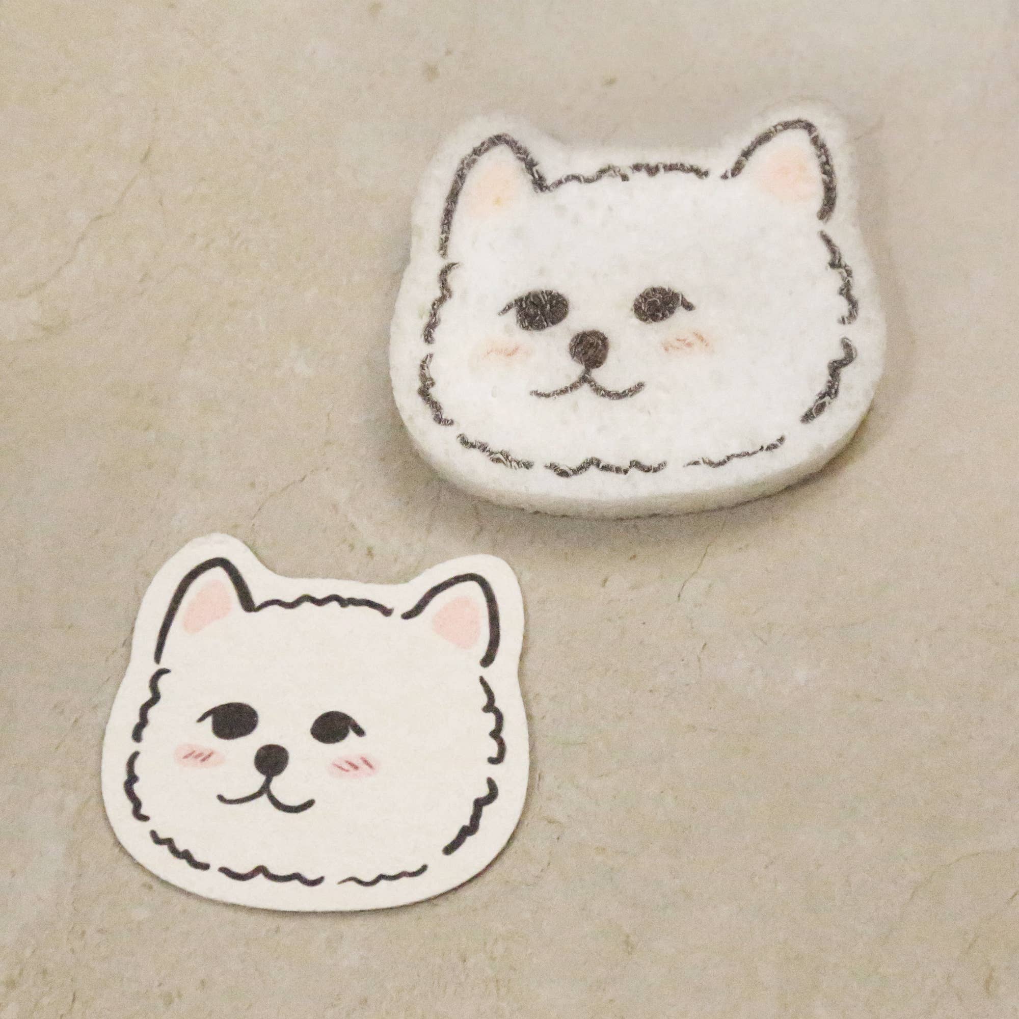 White Floof Pop Up Sponge with fluffy dog design