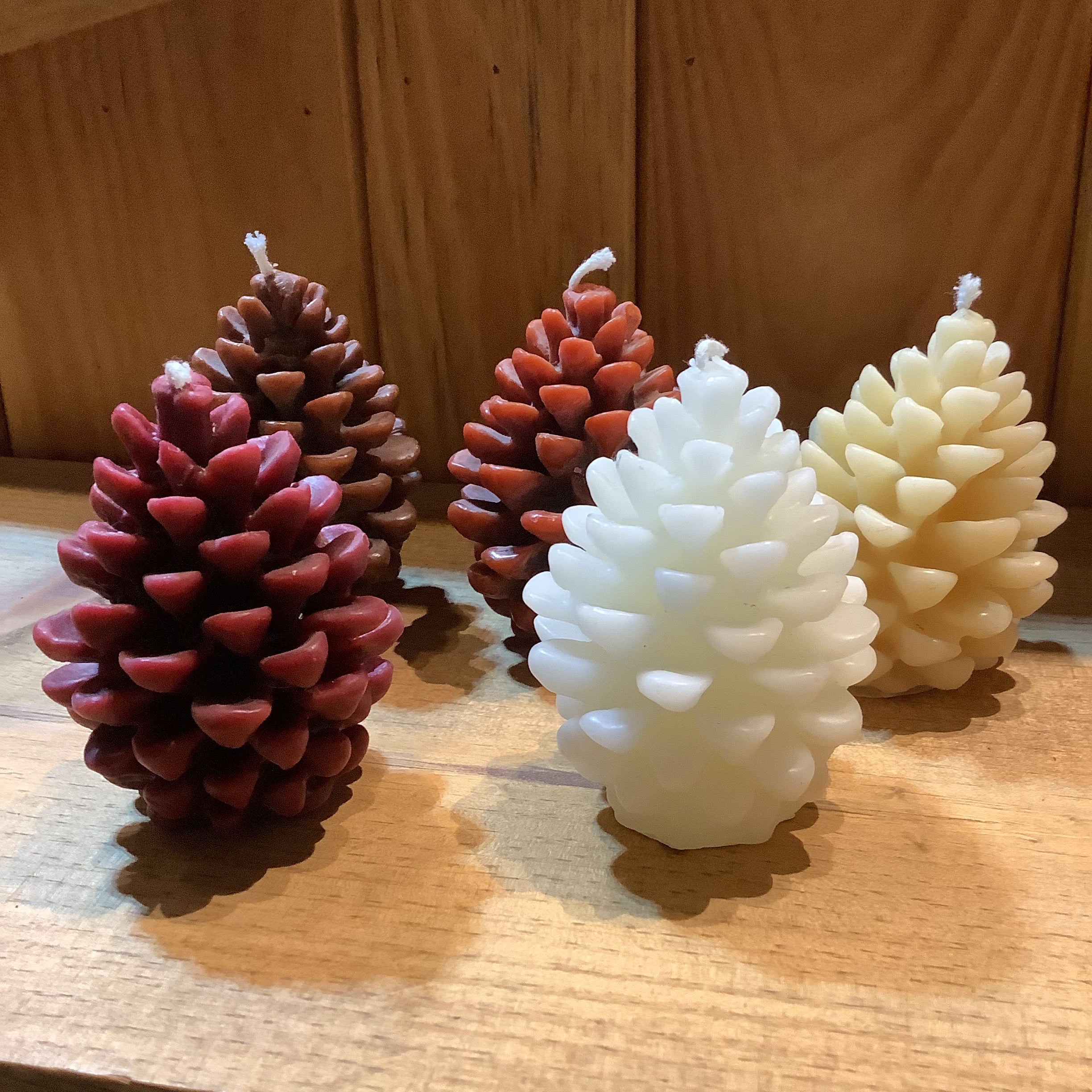 Heritage Candle Shop - Medium Pinecone