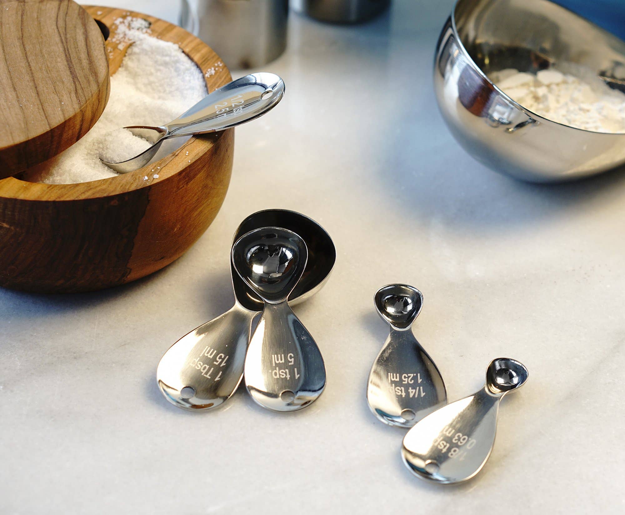 Teardrop measuring spoon set on ring clasp