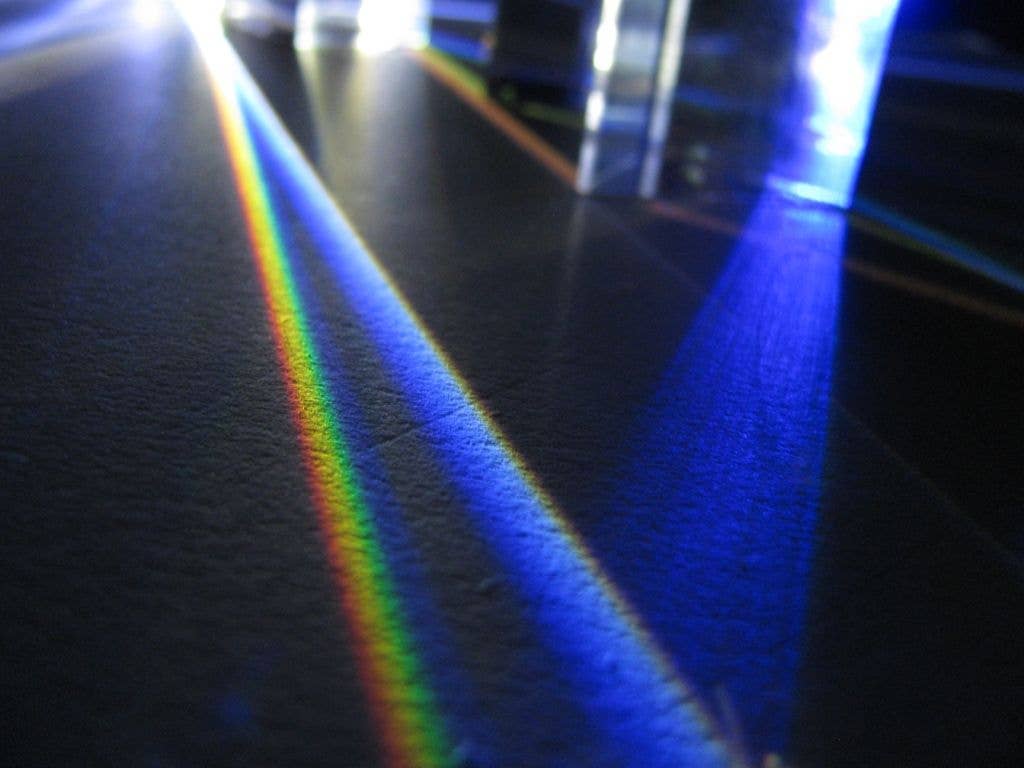 Light Crystal Prism 2.5"