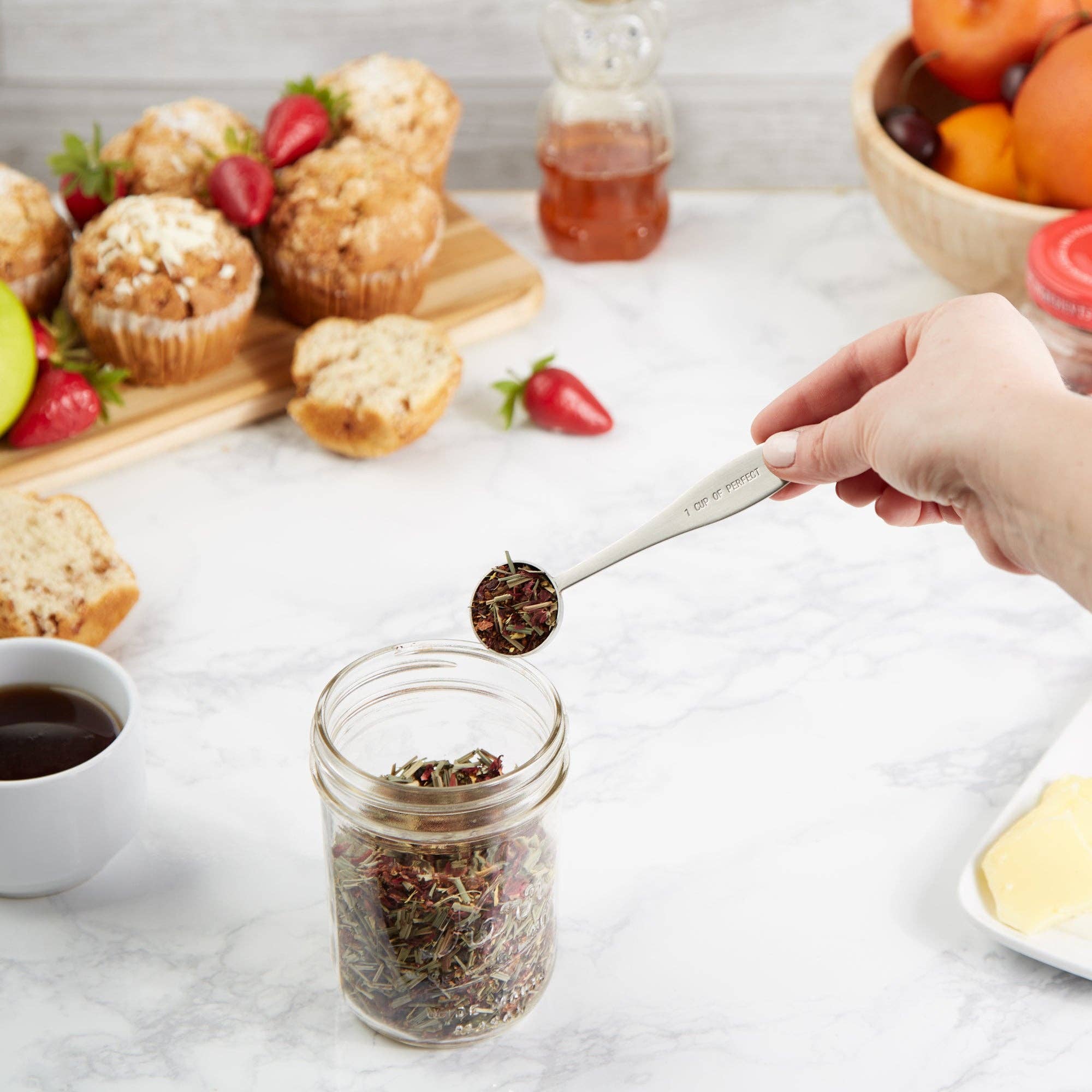 Perfect tea scoop with loose leaf tea