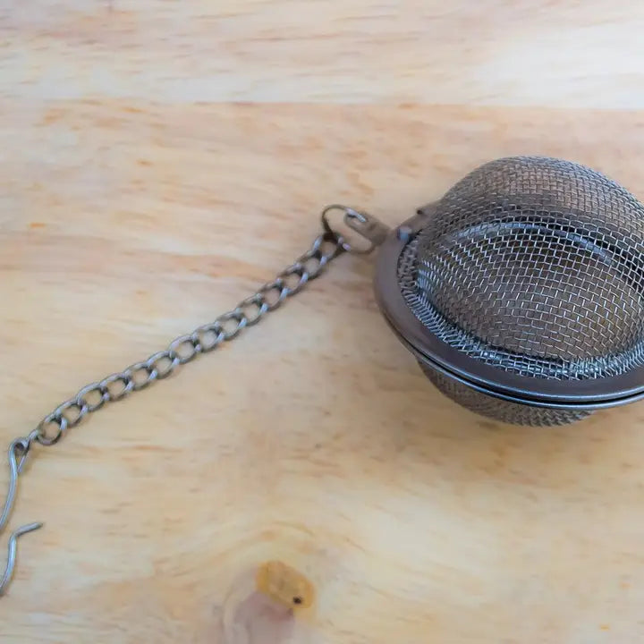 Trishnna mesh tea balls close-up detail